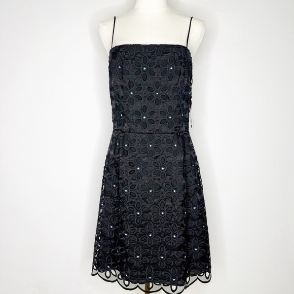 Lilly Pulitzer Bobbi Dress Size 8 Black Daisy Floral Eyelet NWT - Picture 2 of 8